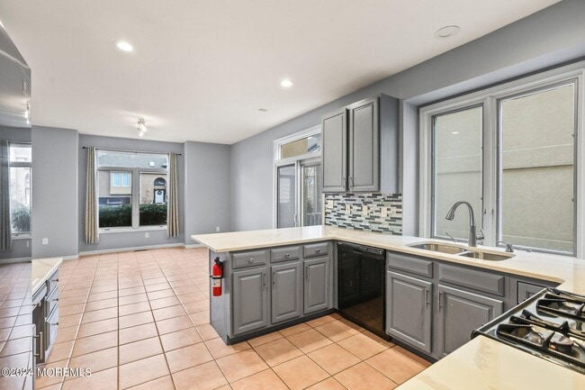 Foto del edificio - 218 Pebble Beach Ct