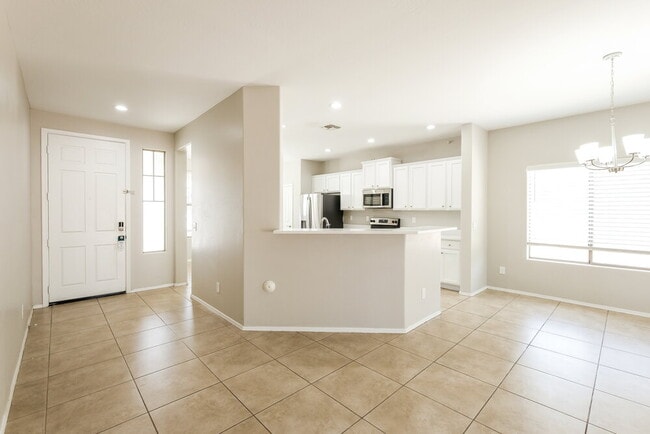 Building Photo - 105 N 108th Dr