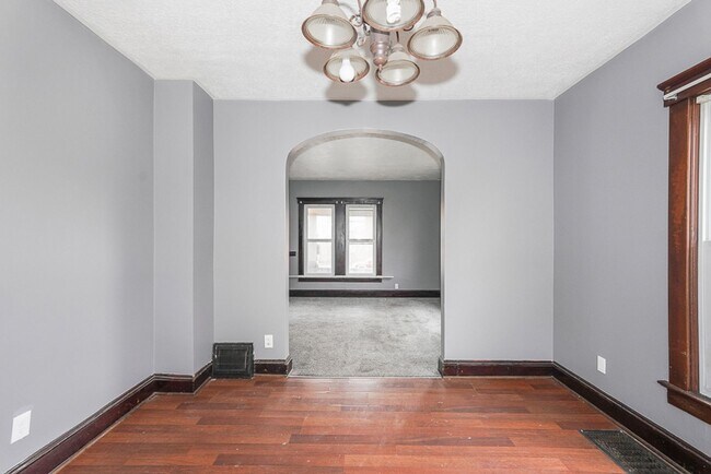 Building Photo - 3 Bed/1 Bath Single Family Home!