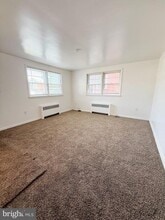 Building Photo - 633 Noble St