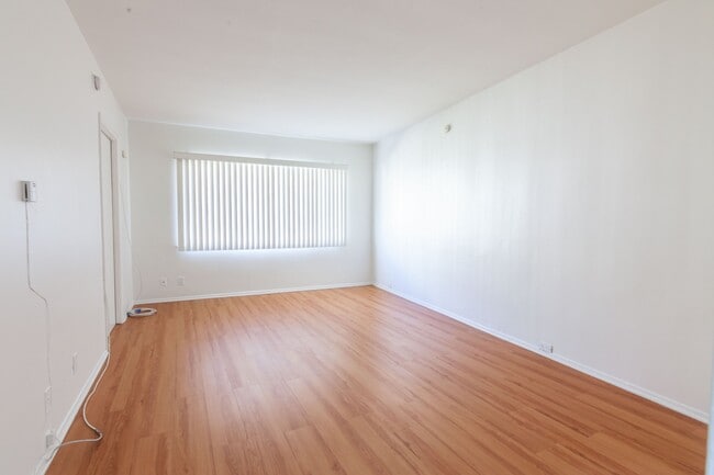 Photo - 667-669-669 Levering Ave Apartment