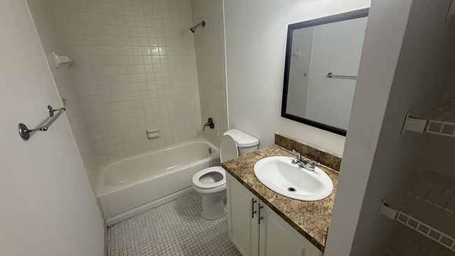 Building Photo - 10583 La Placida Dr