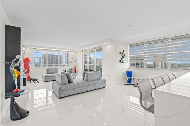 Foto del edificio - 2851 NE 183rd St