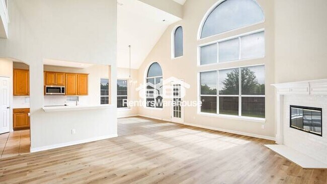 Building Photo - 508 Lilac Ln