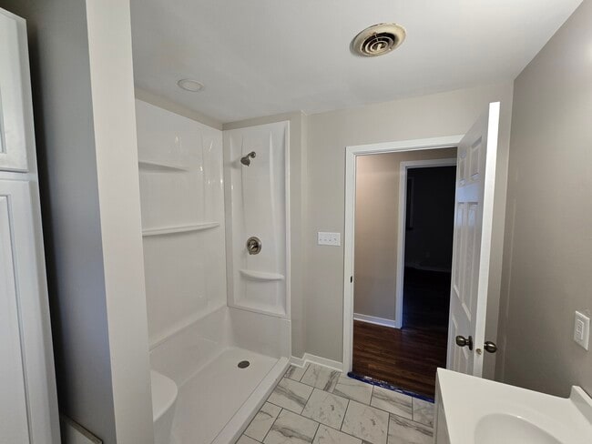 Upstairs Bathroom - 625 13th St