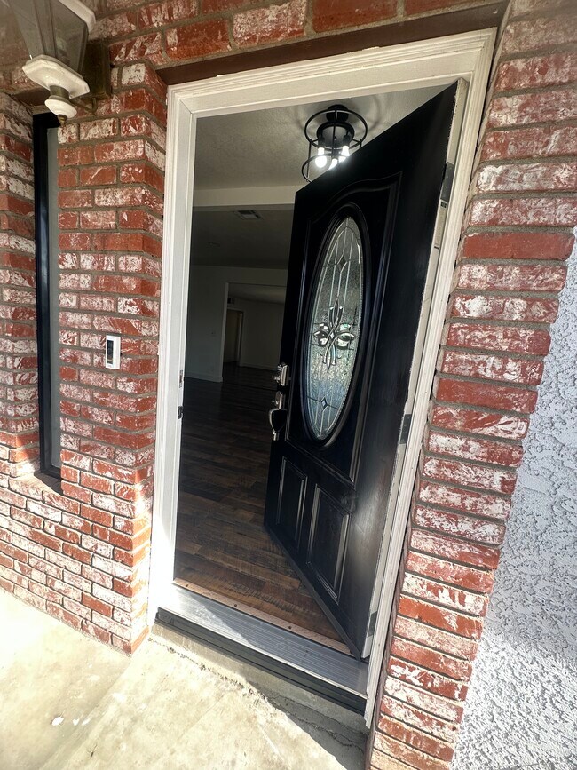Building Photo - 6942 Balcom Ave