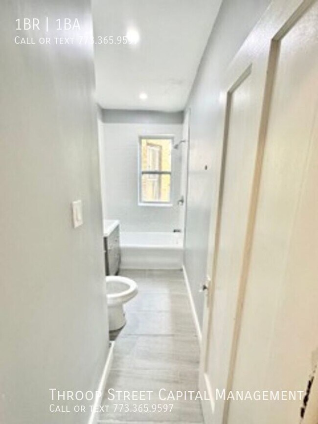 Building Photo - 1621 S Komensky Ave Apt 1A