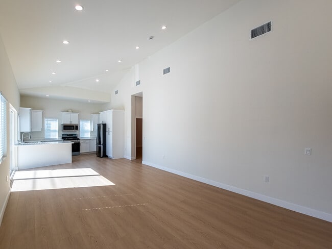 Building Photo - 11022 Penrose St
