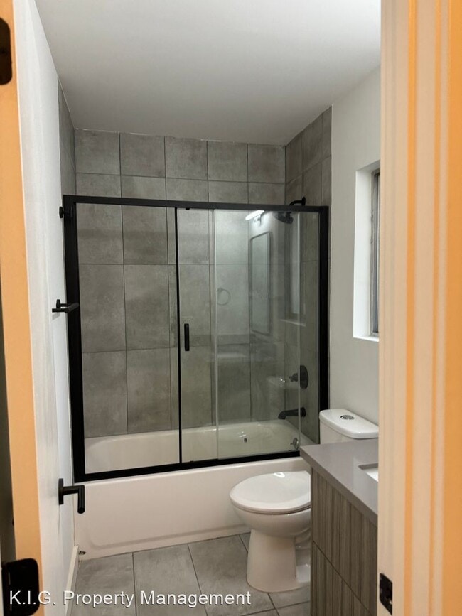 Building Photo - Studio, 1 bath Apartment - 7444 Haskell 74...