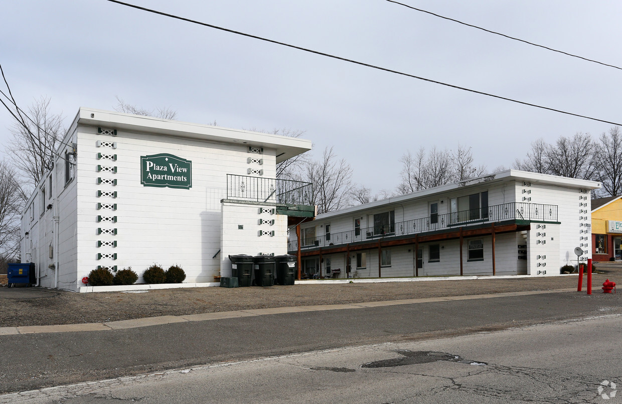 Primary Photo - Plaza View Apartments