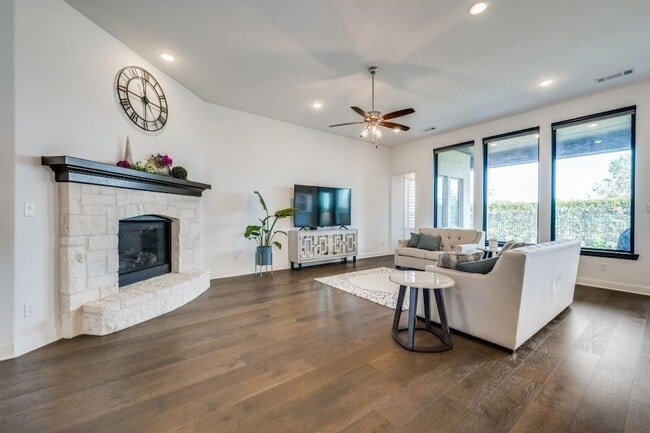 Building Photo - 3970 Sweet Clover Dr