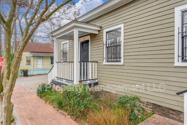 Building Photo - 511 Blair St