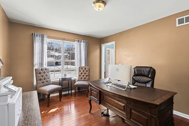 Foto del edificio - 4315 Center Valley Dr