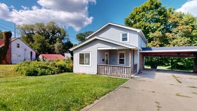 Building Photo - 27 E Cook Rd