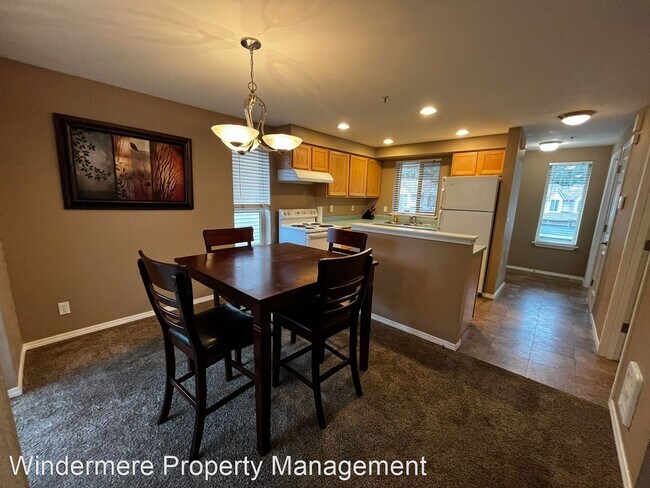 Building Photo - 3 br, 3 bath House - 4701 NW Walgren Dr Un...