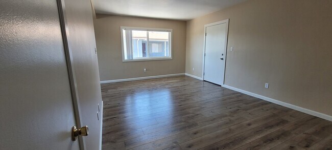 Foto del edificio - 13754 Sherman Way