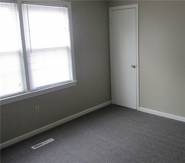 Foto del edificio - 401 Greenville St