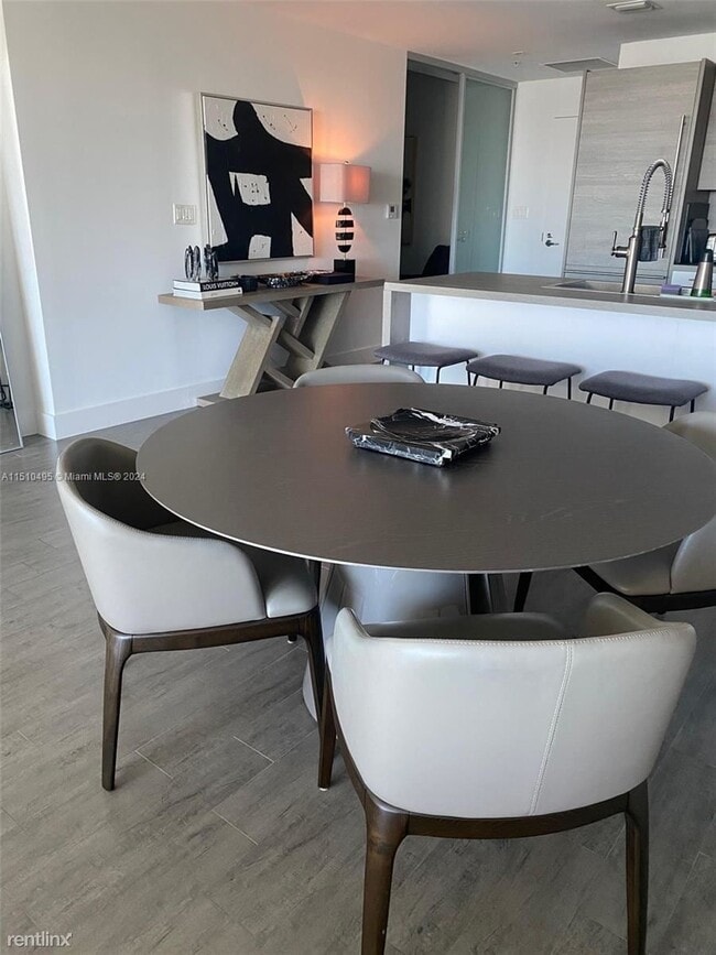 Building Photo - 3 br, 3 bath House - 400 Sunny Isles Blvd ...