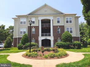 Building Photo - 42492 Mayflower Terrace