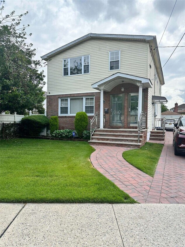 14845 Huxley St Unit 2, Queens, NY 11422 Room for Rent in Queens, NY