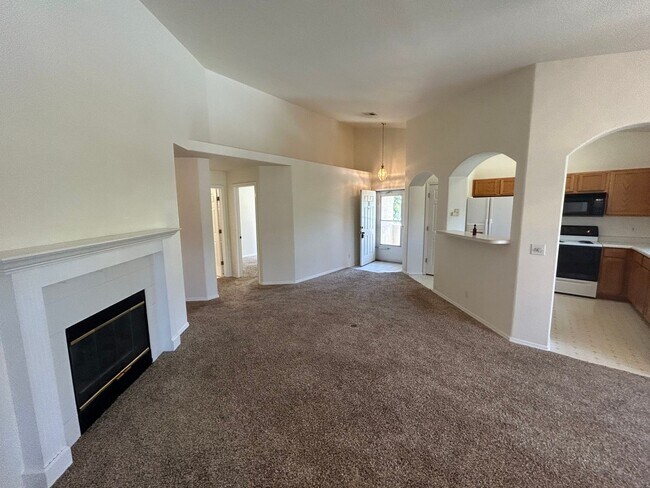 Foto del edificio - Spacious 2 bedroom and 2 bath.