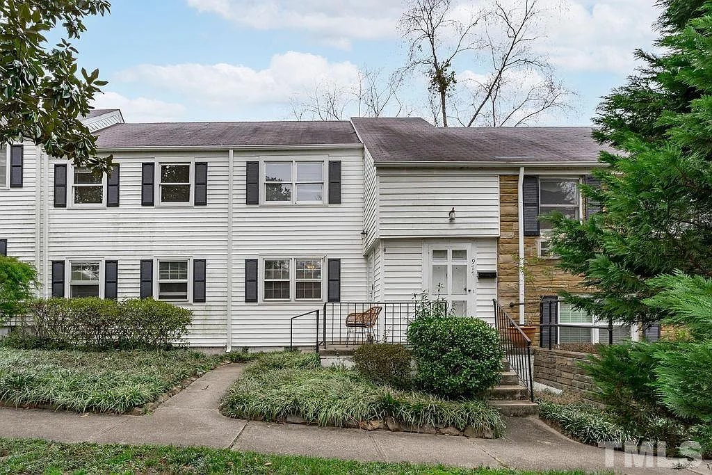Foto principal - 975 St Marys St