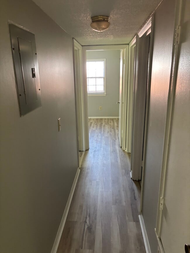 Foto del edificio - 807 Miriam Ave