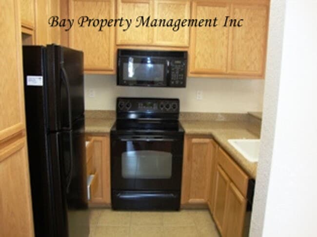 Foto del edificio - **Beautiful 2-Bedroom Condo in the gated L...