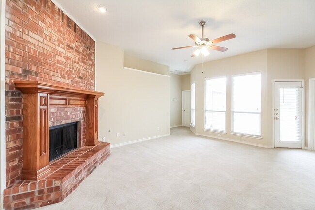 Foto del edificio - 1554 Cardigan Ln