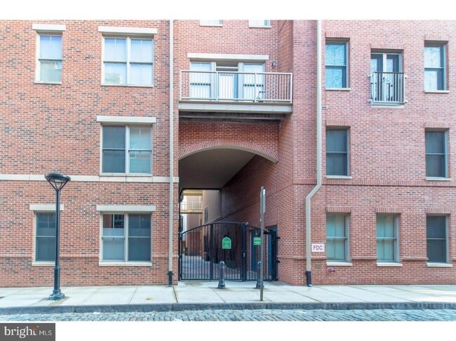 Building Photo - 133 N Bread St