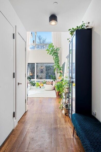 Photo - 299 Van Buren St Apartment