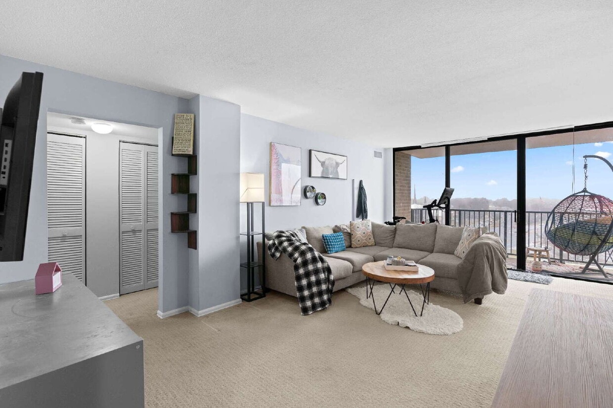 All-Inclusive Luxury Living in Rockville Town Center** - All-Inclusive Luxury Living in Rockville Town Center**