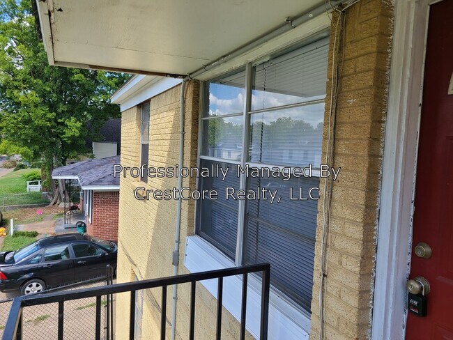 Foto del edificio - 948 Stafford Ave