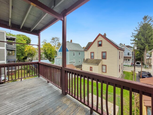 Building Photo - 108 Callender St