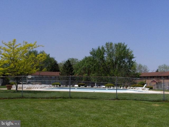 Building Photo - 6 Eaves Mill Rd