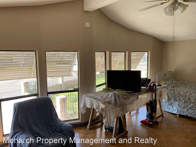 Building Photo - 3 br, 2 bath House - 6404 Bamboo Pl