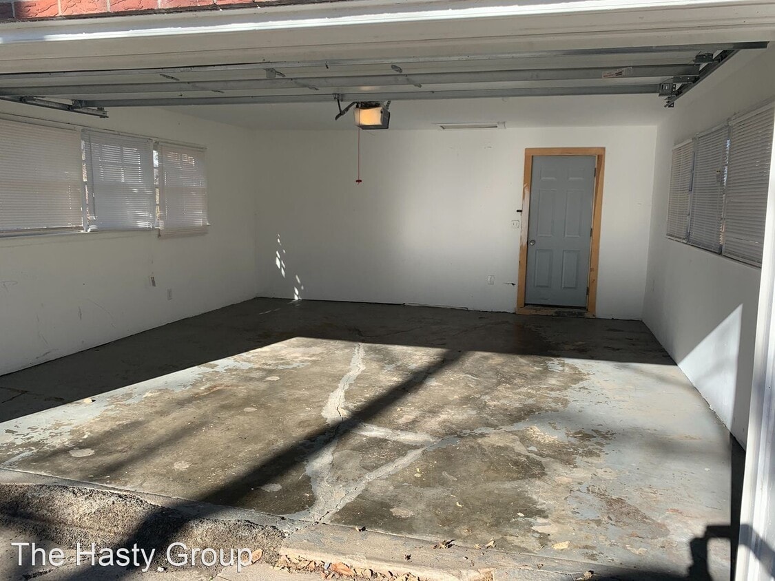 Primary Photo - 3 br, 1.5 bath House - 8503 Hillcrest Rd