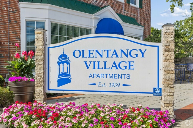 Building Photo - Olentangy Village