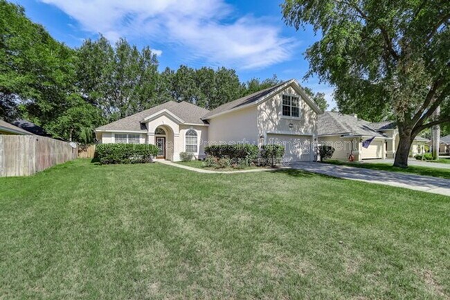 Foto del edificio - 1704 Dartmoor Ln