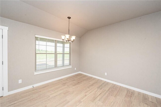 Building Photo - 1616 Taylor Orchard Rd