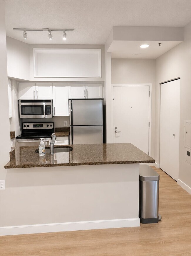 Foto del edificio - 7500 Woodmont Ave