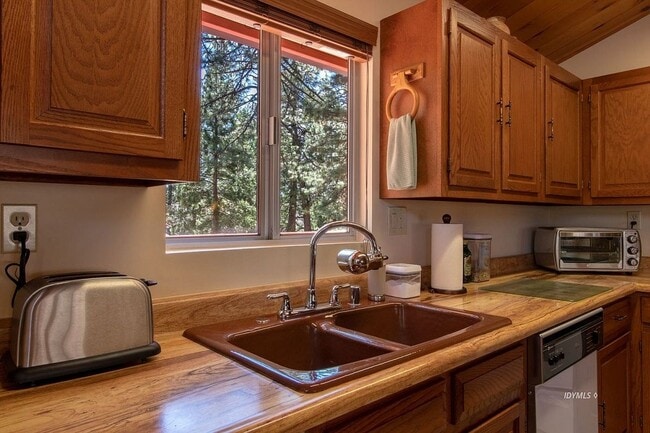 Building Photo - 25316 Marion Ridge Dr
