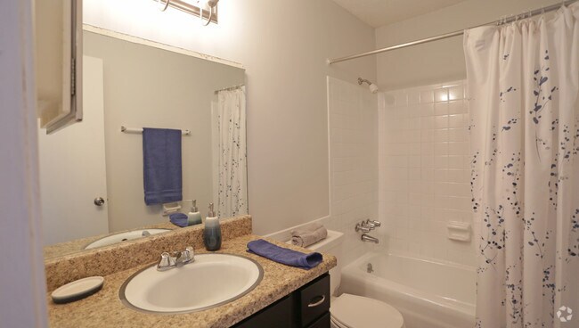 Interior Photo - Center Pointe