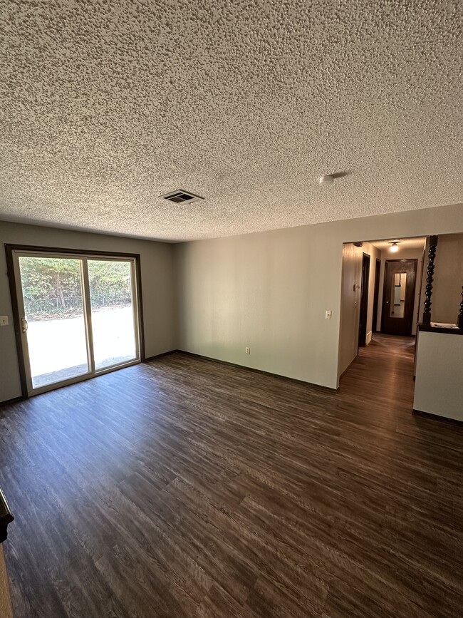 Building Photo - 3505 Hillside Dr