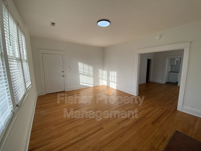 Building Photo - 3211 Barton Ave