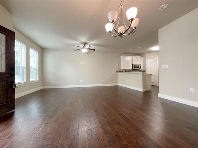 Foto del edificio - 211 Lily Ln