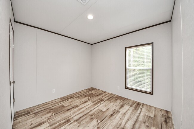 Foto del edificio - 1556 Brown Rd
