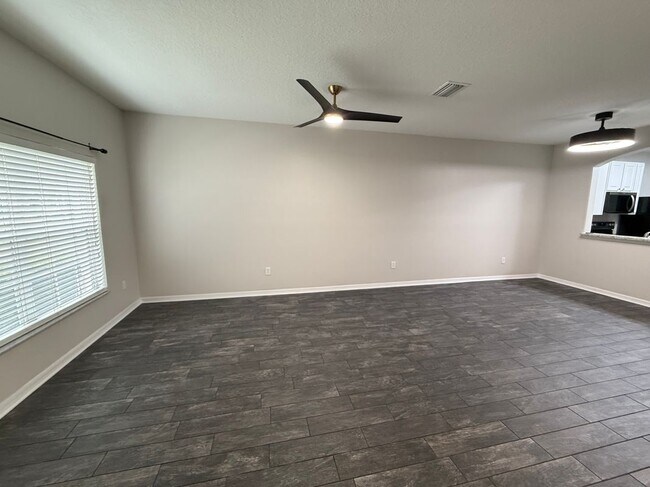 Foto del edificio - 30316 Elderwood Dr