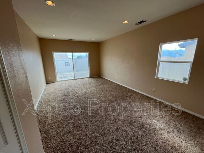 Building Photo - 64173 Silver Star Ave