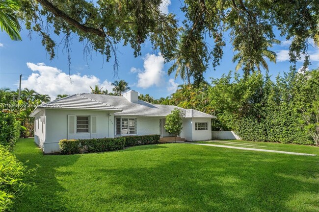 Building Photo - 520 W 51st Terrace